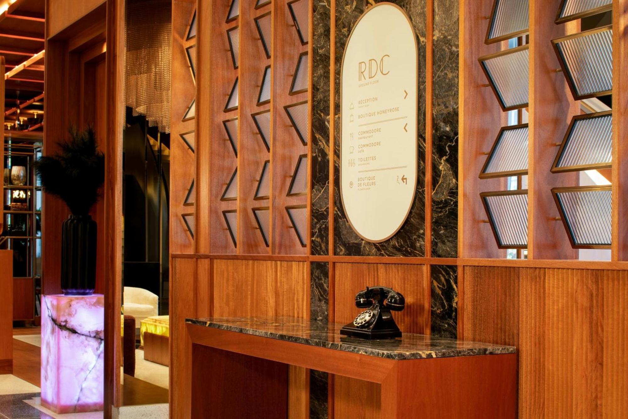 Honeyrose Hotel, Montreal, A Tribute Portfolio Hotel Dış mekan fotoğraf The interior of the lobby