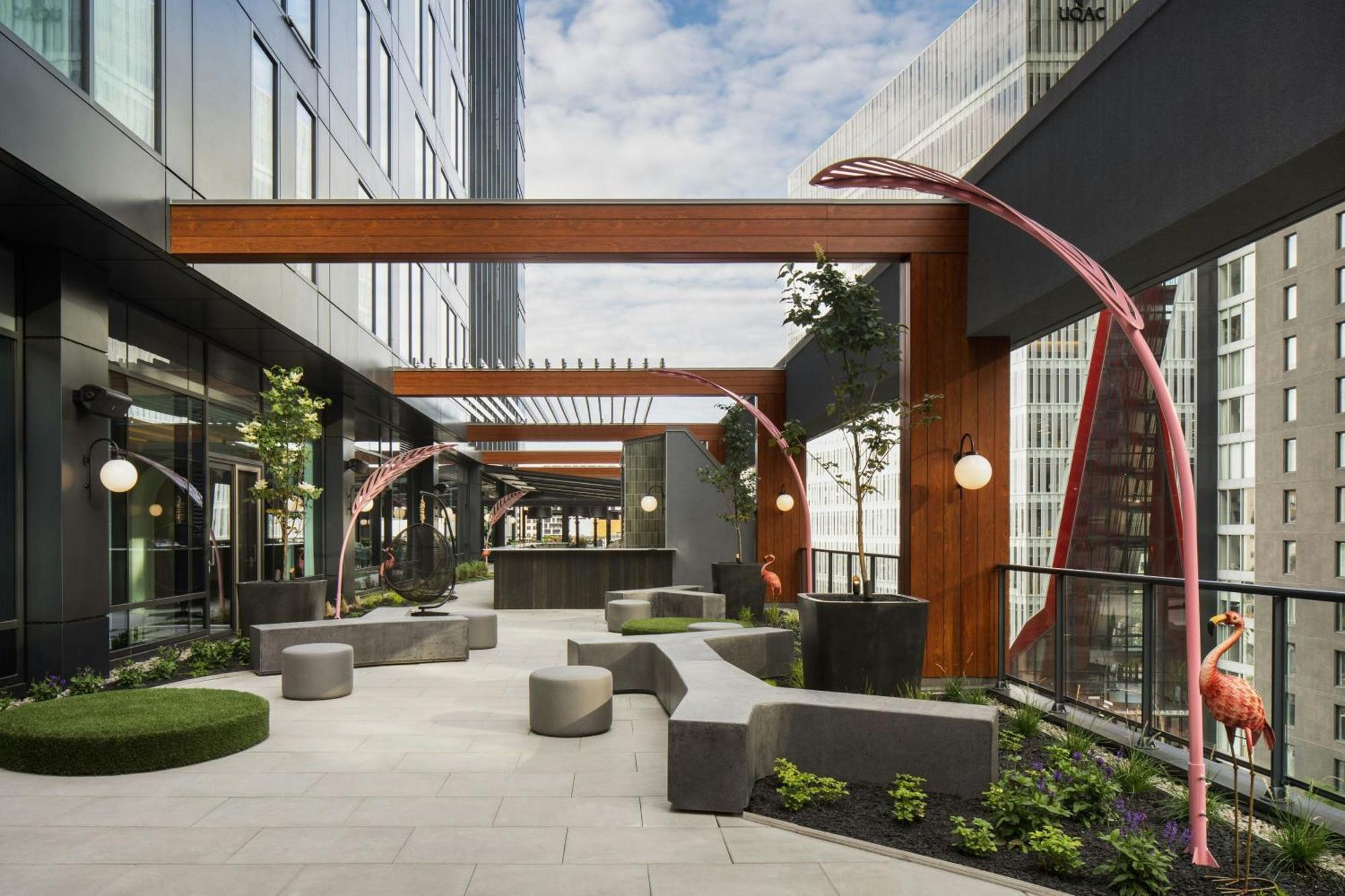 Honeyrose Hotel, Montreal, A Tribute Portfolio Hotel Dış mekan fotoğraf The outdoor patio at the 10th floor of the building
