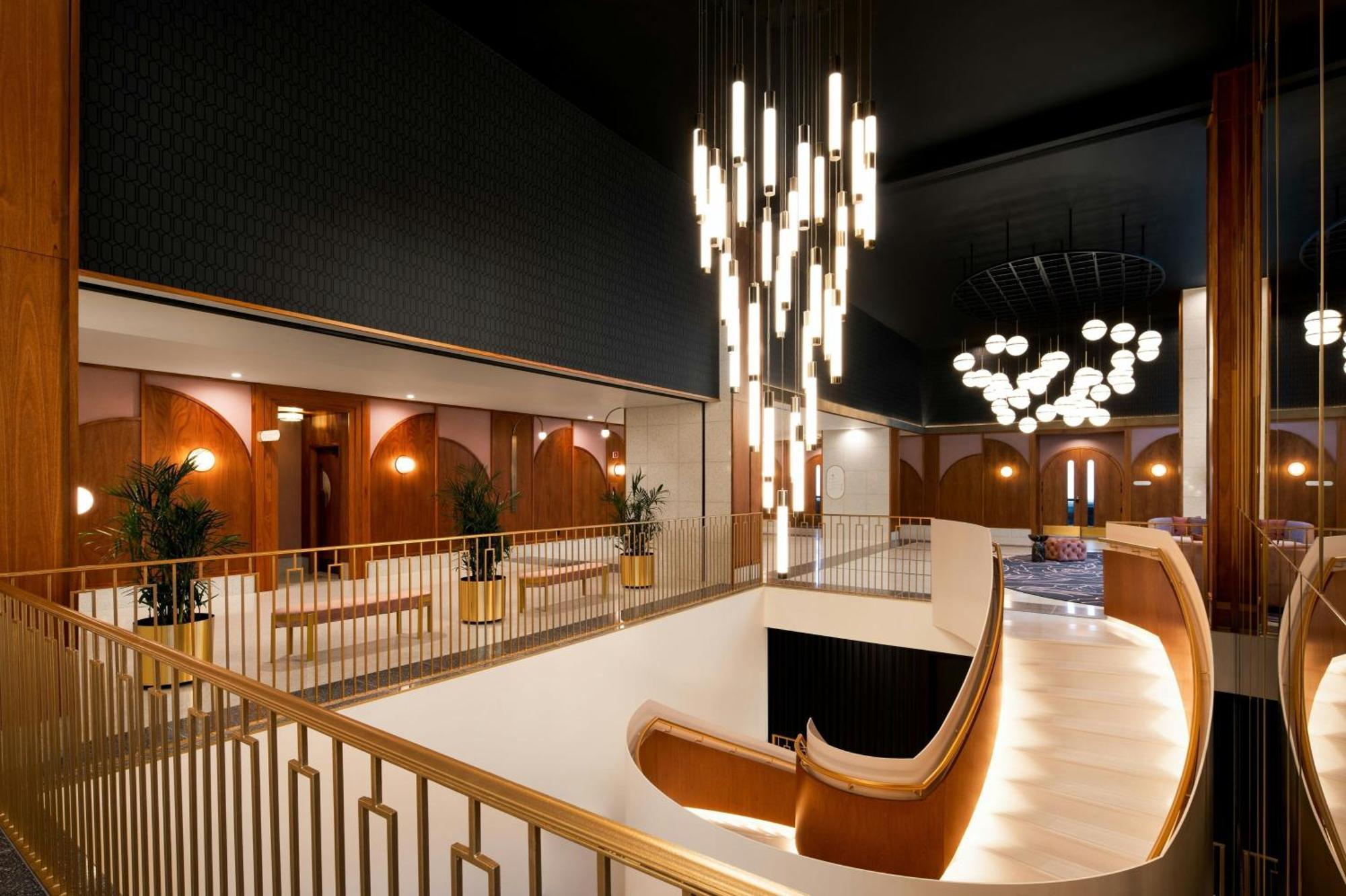 Honeyrose Hotel, Montreal, A Tribute Portfolio Hotel Dış mekan fotoğraf The interior of the new terminal